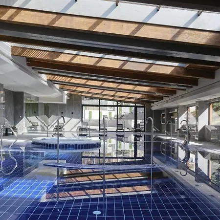 Large 1bd In 4star Апартаменты